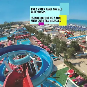 Giorg - Waterpark Included *** Римини